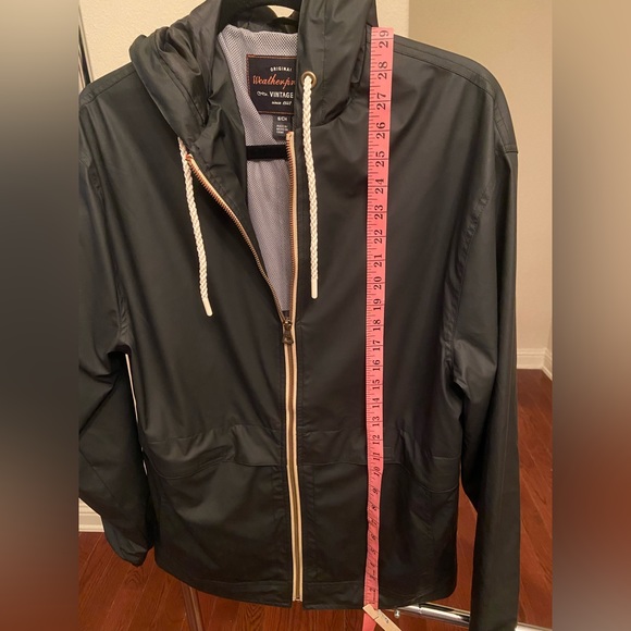 Weatherproof Windbreaker (S) - Picture 4 of 5